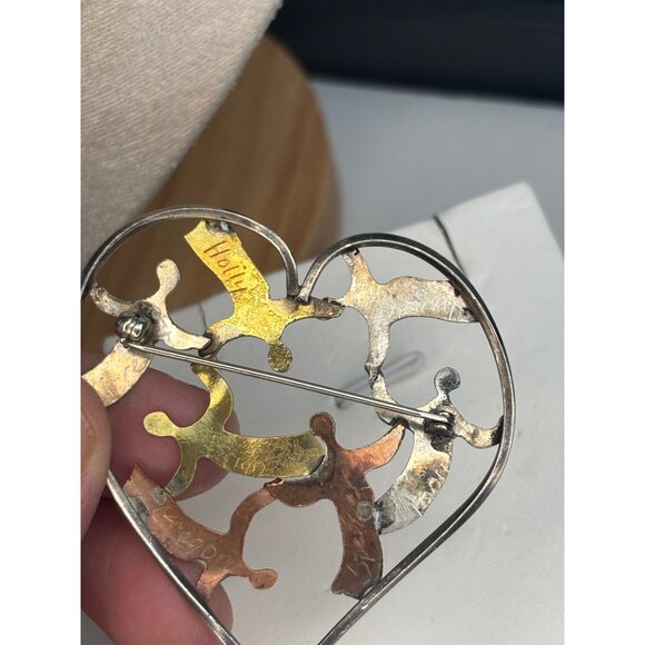 Vintage Heart Shaped Brooch Pin - Picture 2 of 8